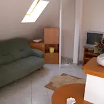 - Balaton 18381 Apartament